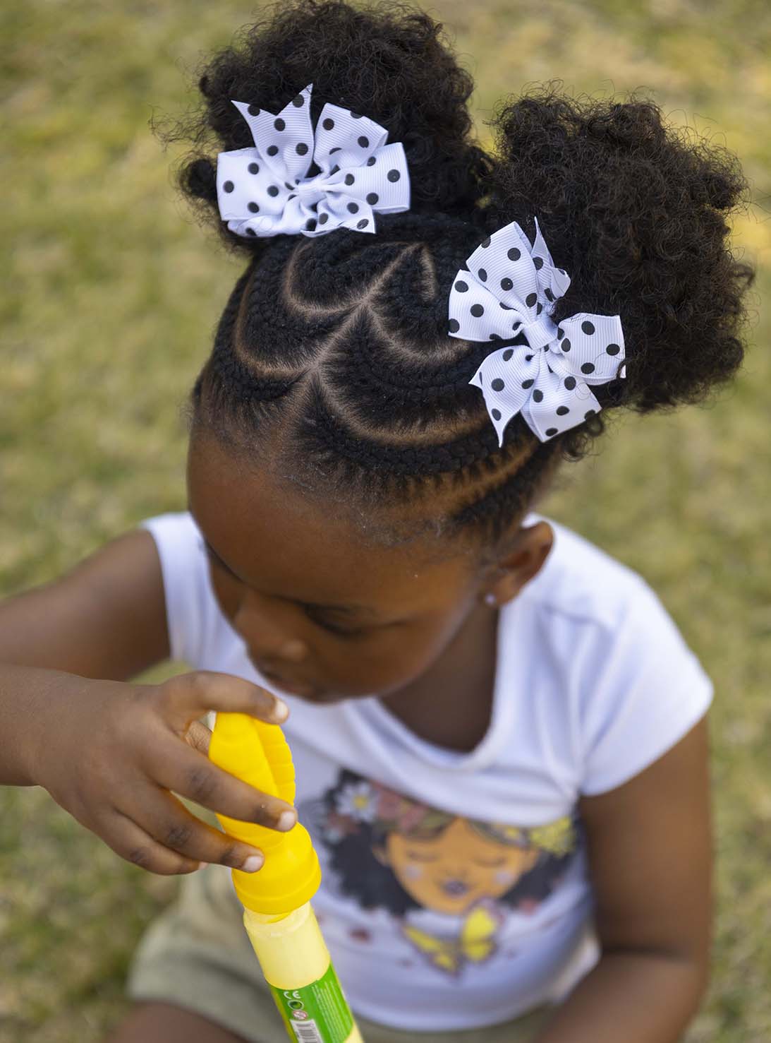 Lutendo White Polka Dots Bow