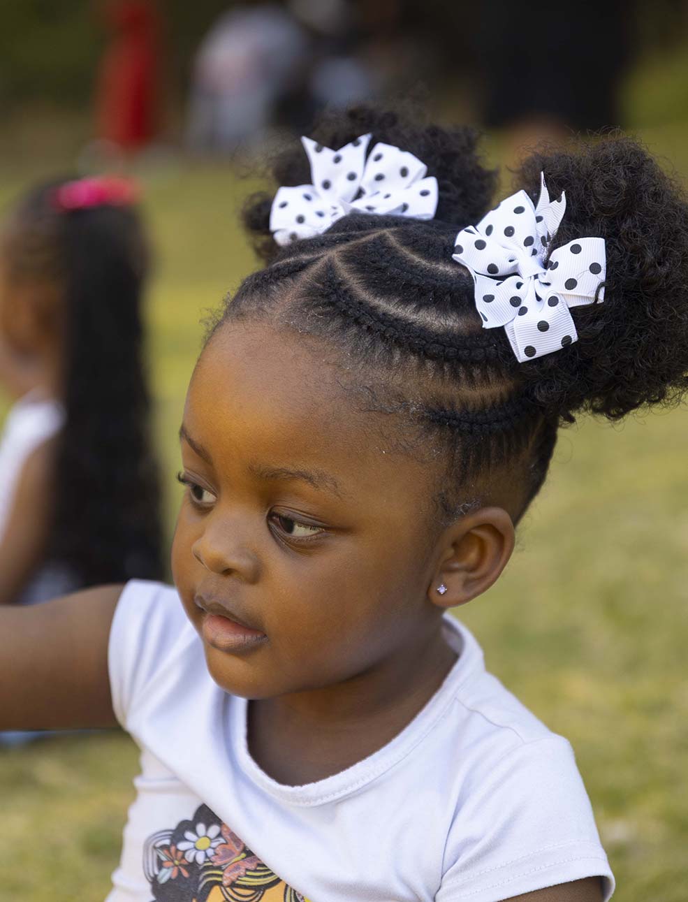 Lutendo White Polka Dots Bow